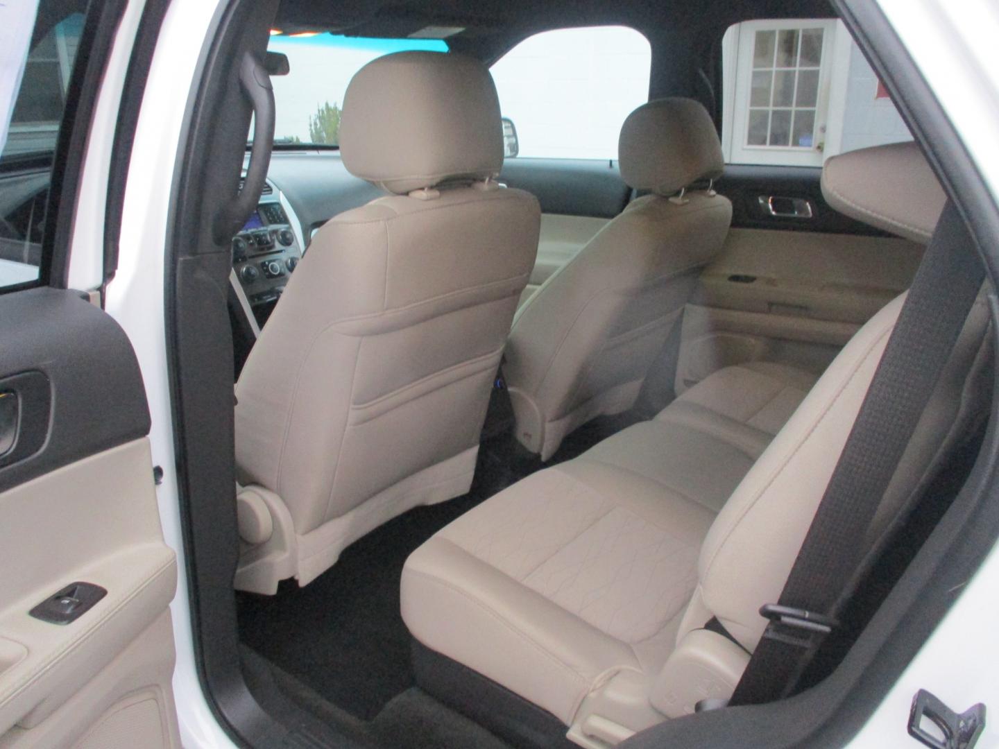 2013 WHITE Ford Explorer (1FM5K8B85DG) , AUTOMATIC transmission, located at 540a Delsea Drive, Sewell, NJ, 08080, (856) 589-6888, 39.752560, -75.111206 - Photo#18